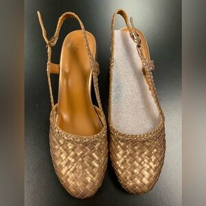 NIB Halston Gold Sling  Back Mules/ Clogs Size 10M
